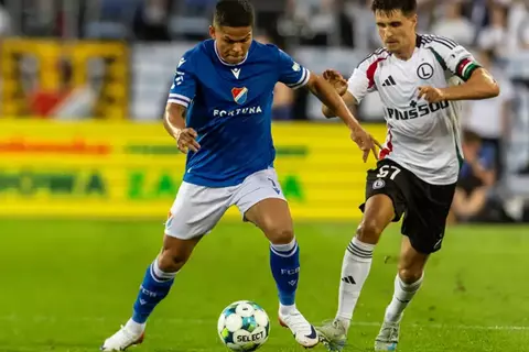 بعد ظهوره في معسكر بيراميدز.. بانيك أوسترافا يكشف سبب غياب إيفرتون عن مباراته